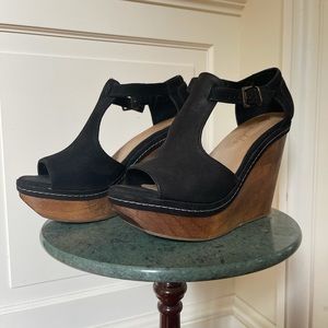 Five Worlds by Cordani Black Nubuck Wedges